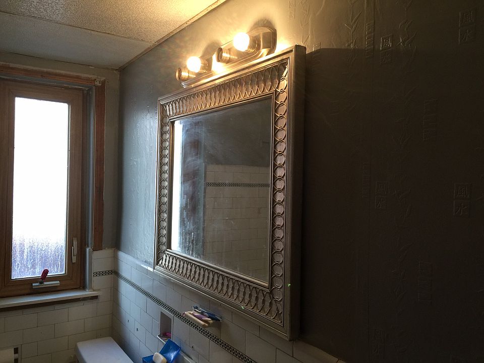 2nd image of 15104 Manor St