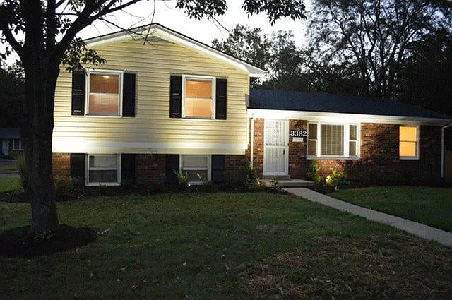 3382 Greentree Rd photo 1