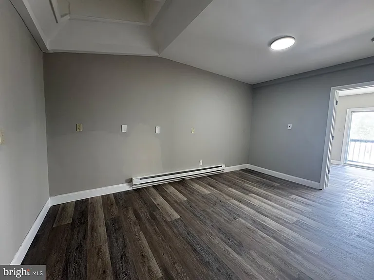 242 N Broadway #C — Photo 11