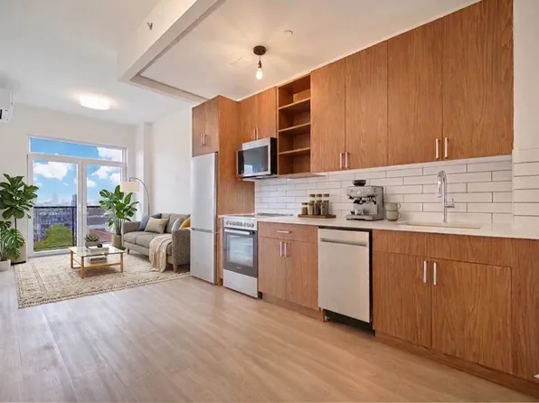 82 4th Avenue image 1 of 23