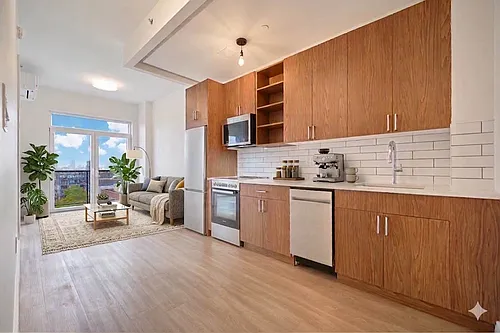 82 4th Ave #9C Photo 1