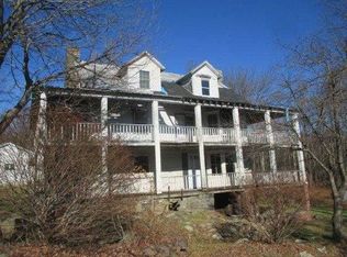 108 Dawn Dr, Cresco, PA 18326