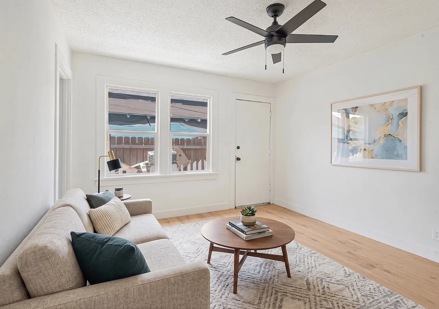 1212 E 76th Pl, Los Angeles, CA 90001 — Photo 2