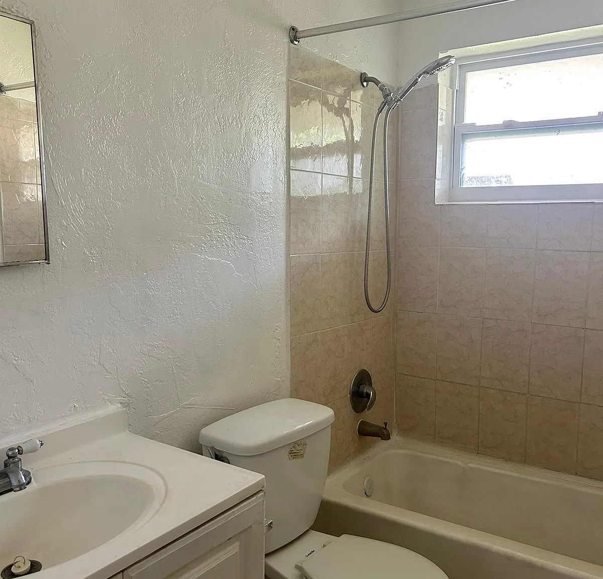 2 bed, 1.0 bath, 800 sqft, $1,790 — Photo 4
