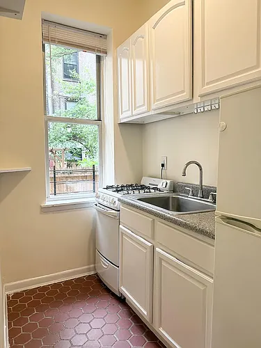 25 W 84th St #1E Photo 1