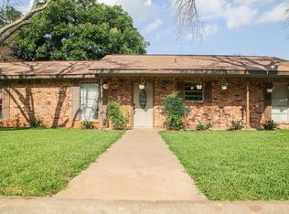 108 Crestwood Dr, Fredericksburg, TX 78624