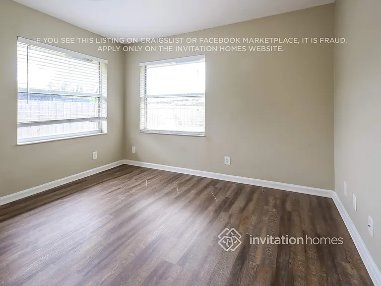 1891 Tulip Ln — Photo 10