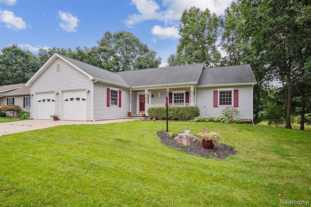 2410 Chestnut Bnd, Howell, MI 48855 MLS 20230077434 Zillow