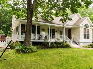 3 Elizabeth Ln, Schuylerville, NY 12871