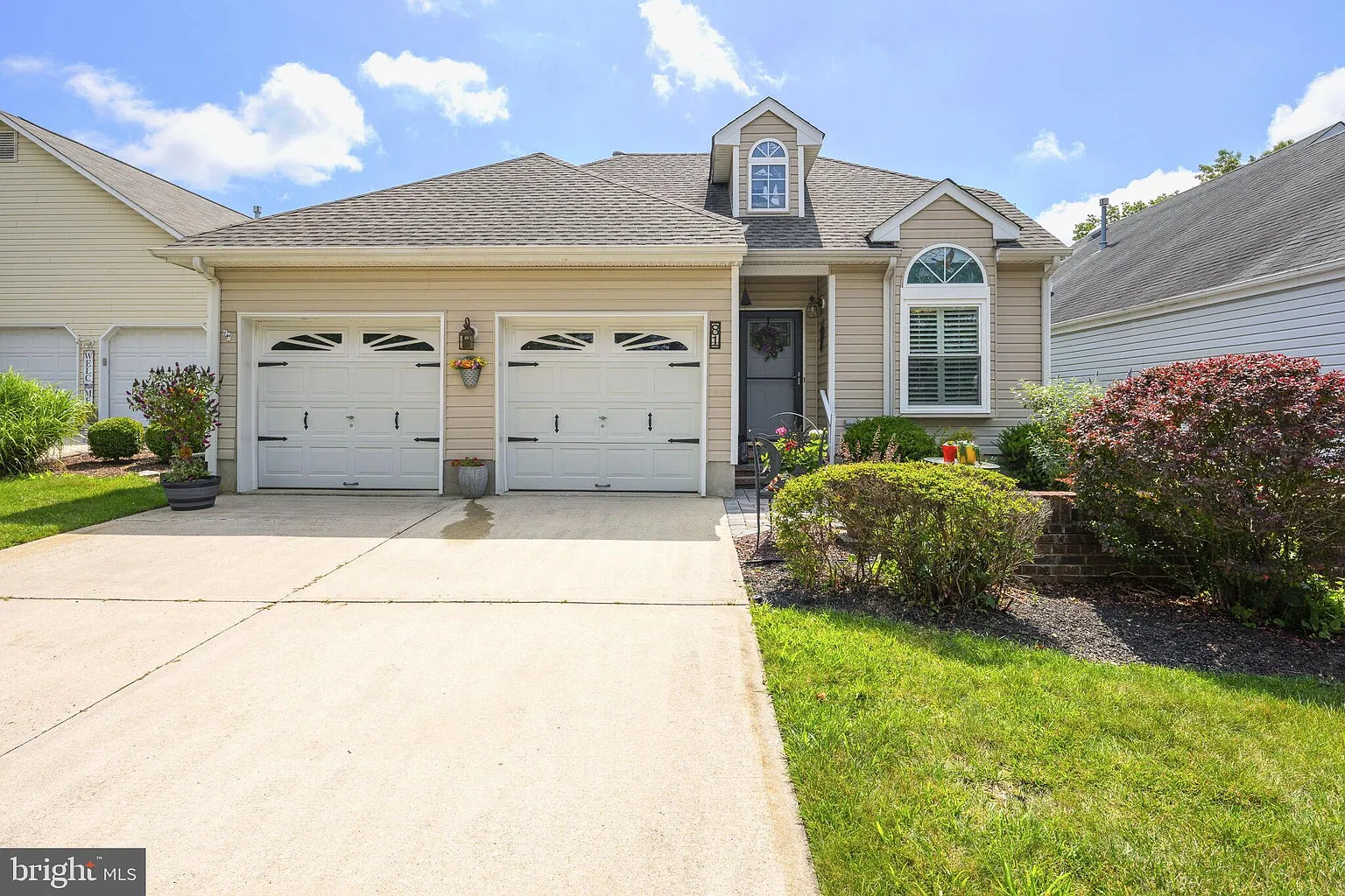 81 Summerhill Dr photo 1