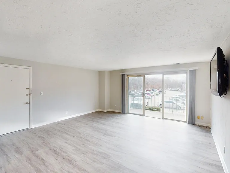 502 Oak St #7 — Photo 8