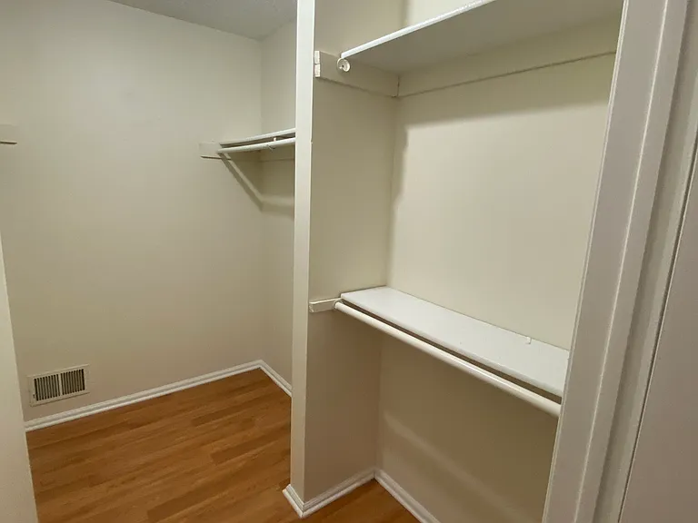 269 Kempsey Dr — Photo 23