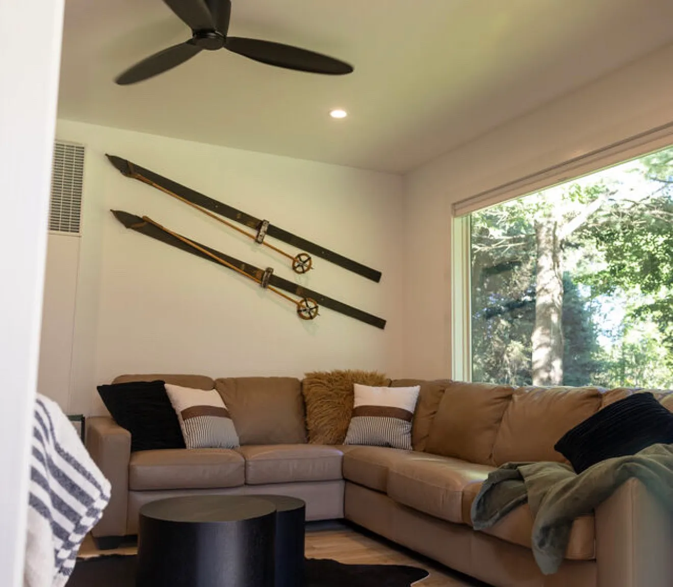 2 bed, 700 sqft, $2,600 — Photo 4