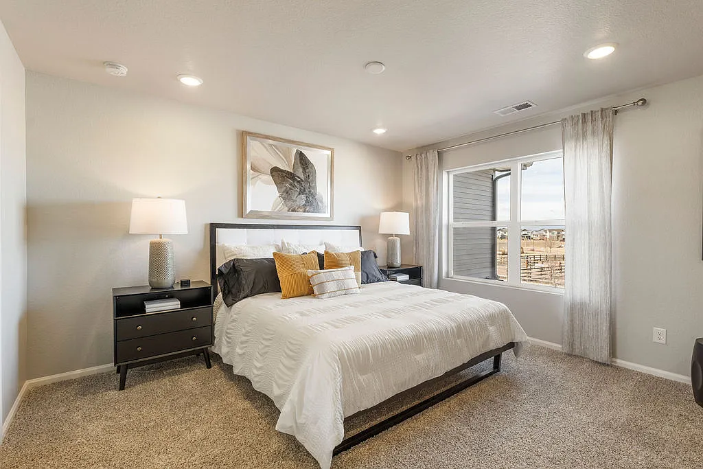 3 bed, $4,200 — Photo 2