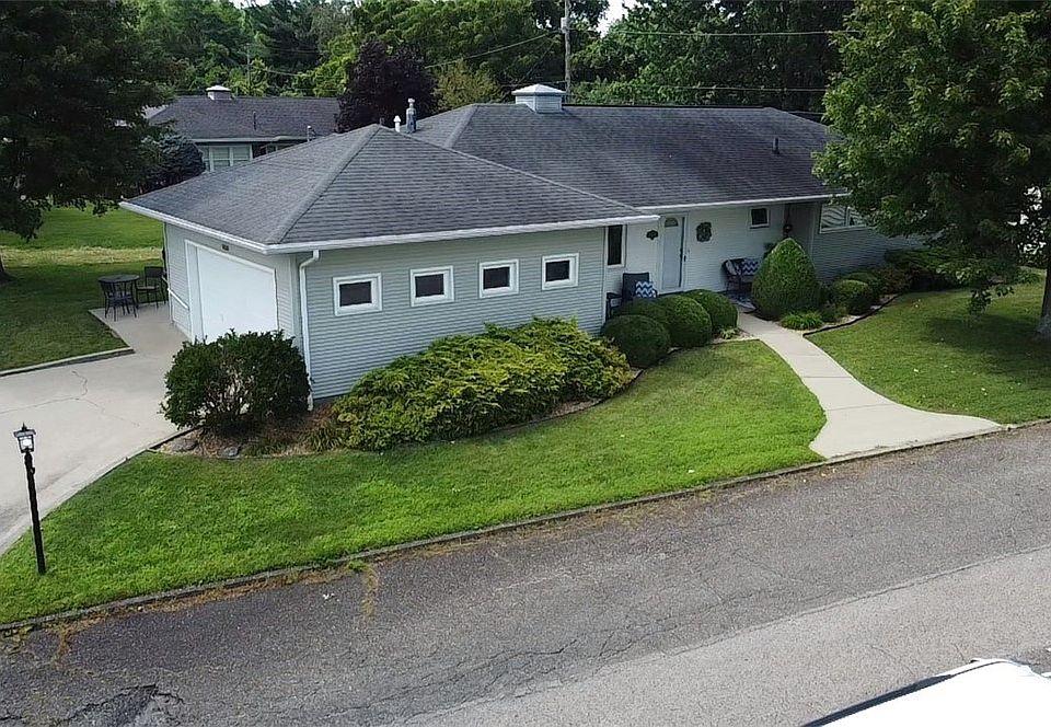 1st image of 16860 Bronze Heights Ln