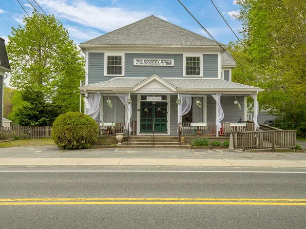 266 Main St #2L, Plympton, MA 02367