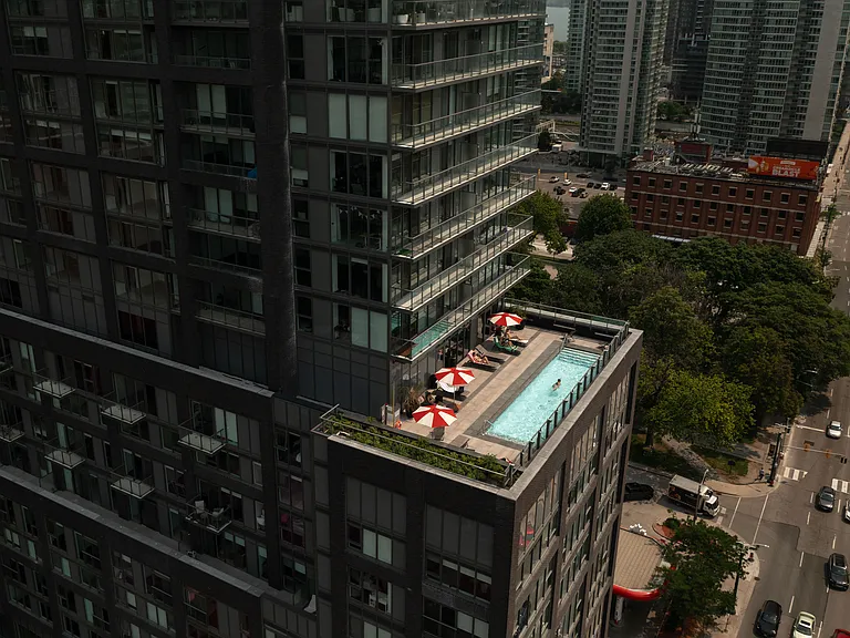 57 Spadina Ave — Photo 27