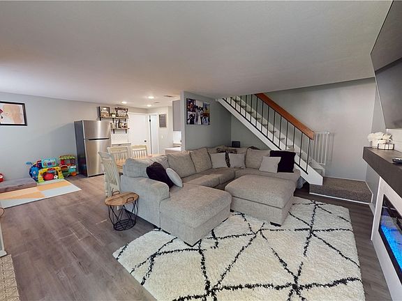 5th image of 1651 Mentor Ave APT 1405
