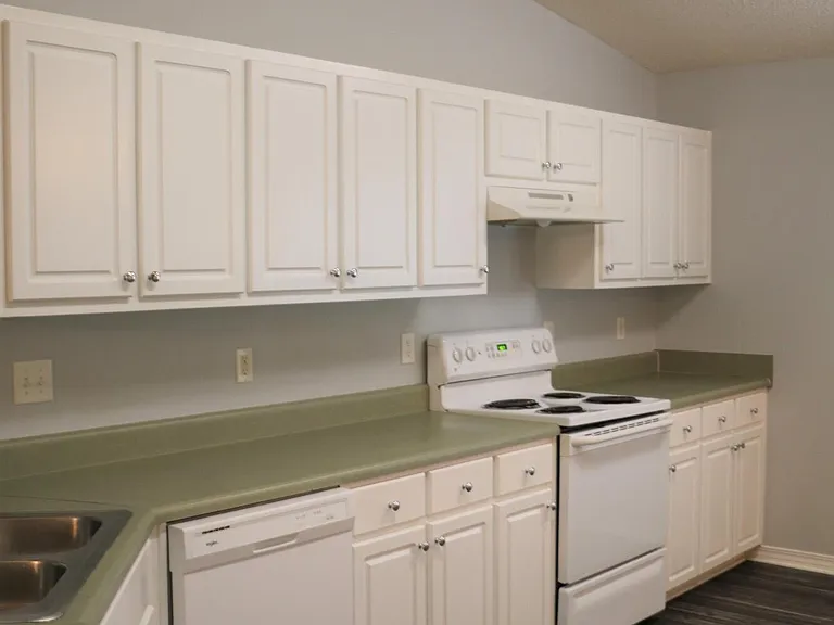 2110 Presidio St — Photo 14