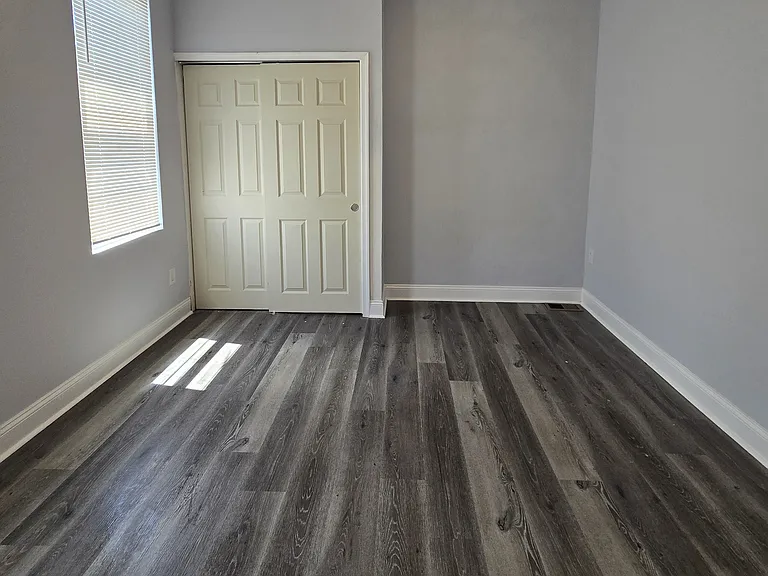 2825 W Clementine St — Photo 9