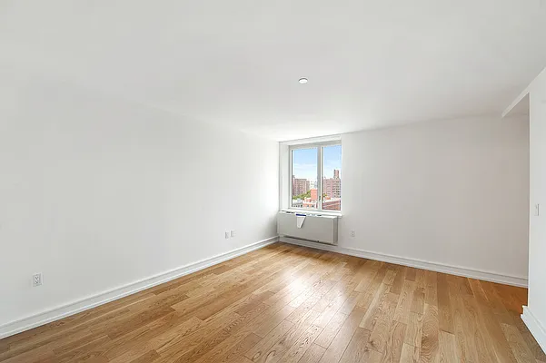 Rented by CORE | media 43