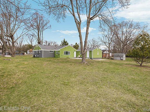 5th image of 4913 Rioview Dr