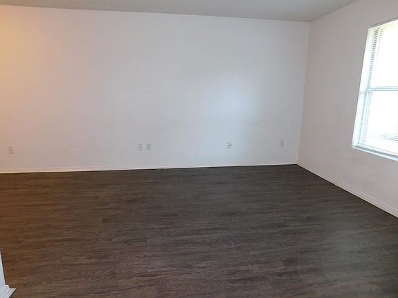 3rd image of 21 Arva Ct