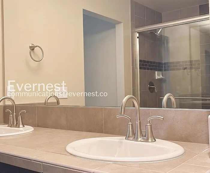 560 McGraw St — Photo 12