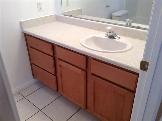 555 E 700 N — Photo 8