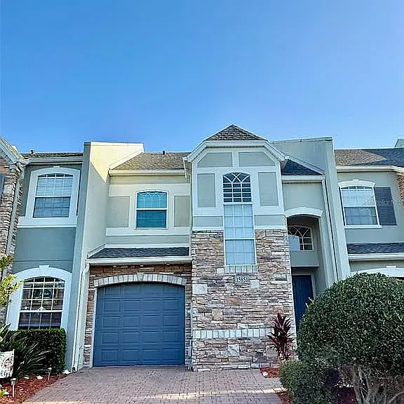 3 bed, 1827 sqft, $2,500 — Photo 2