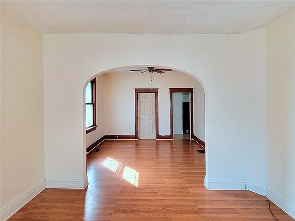 4th image of 5809 Saint John Ave