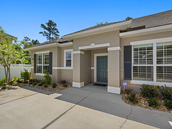 2nd image of 1047 Lauriston Dr