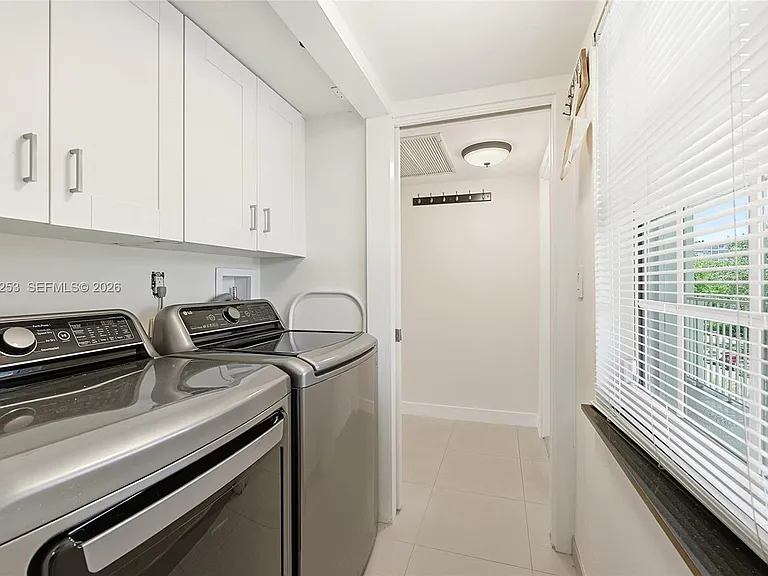 3520 Oaks Way #407 — Photo 6