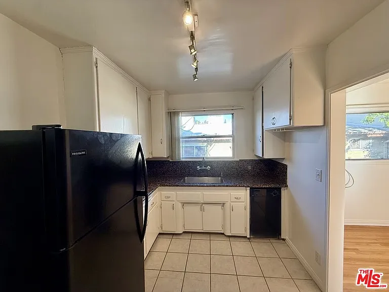14944 Dickens St #3 — Photo 7