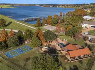 4651 Grand View Dr, Athens, TX 75752