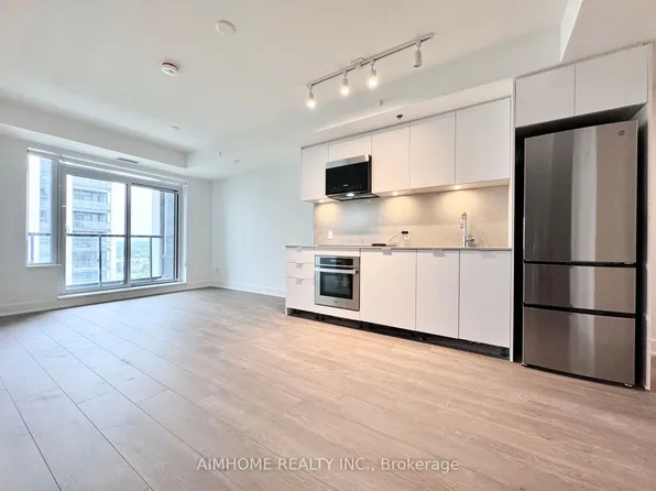 8 Cedarland Dr #1711, Markham, ON L6G 1E3