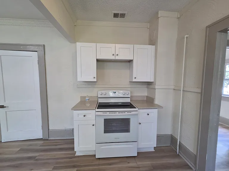 Kitchen (new range)