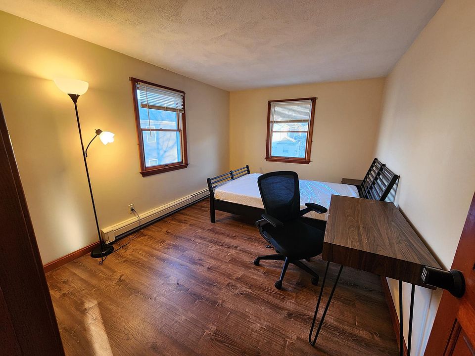 1st image of 66 Brook St Room 1E