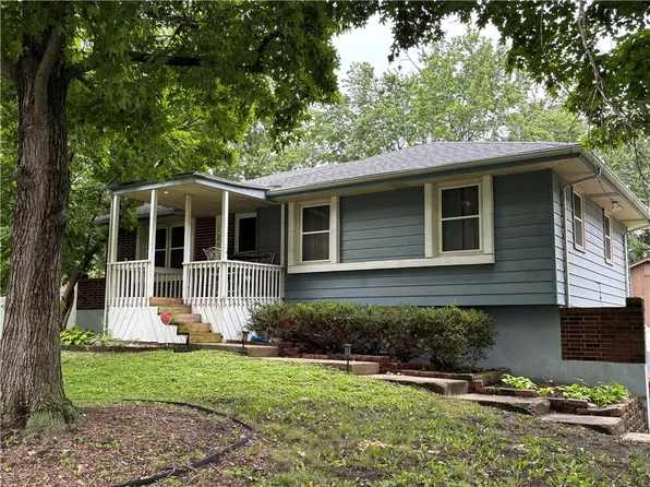 120 Baker St, Buckner, MO 64016
