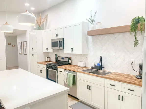 1002 E St, Rio Linda, CA 95673