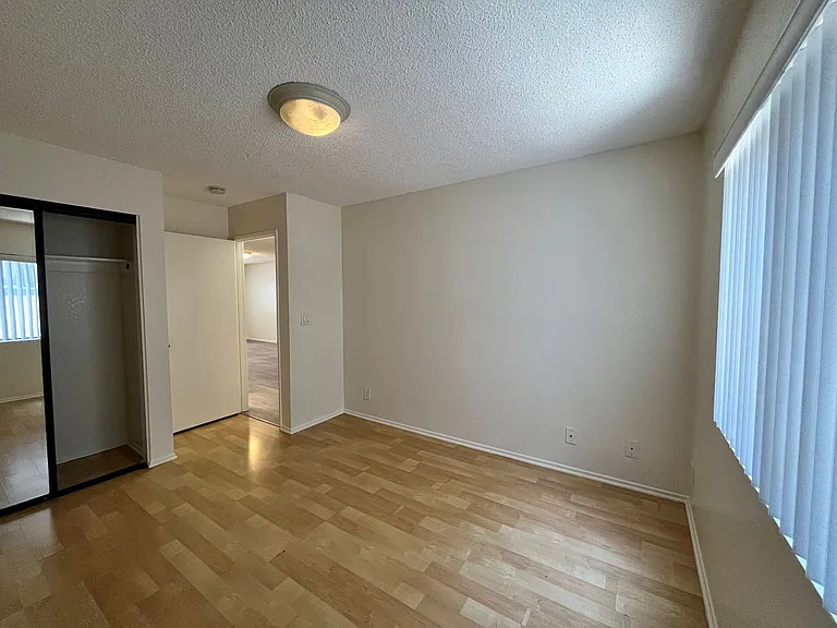 4539 W. 159th Street Apartments — Photo 9