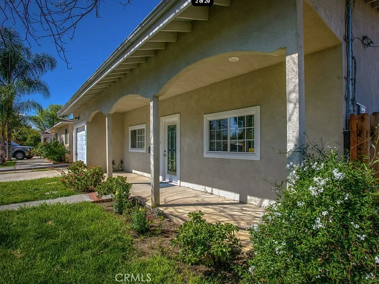 7021 Geyser Ave — Photo 2