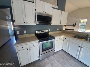 408 Ruddy Ct, Jacksonville, NC 28540