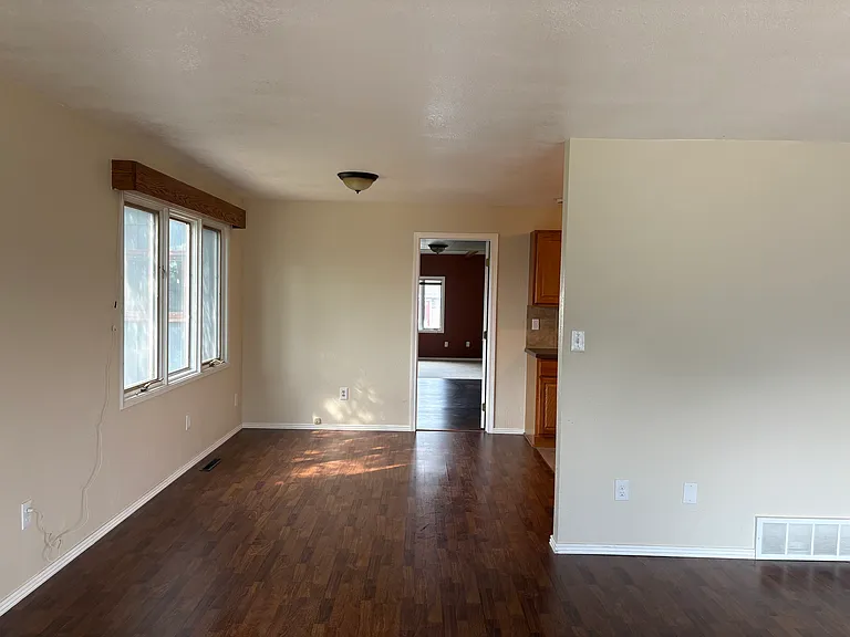 1415 Hollins Ave — Photo 16