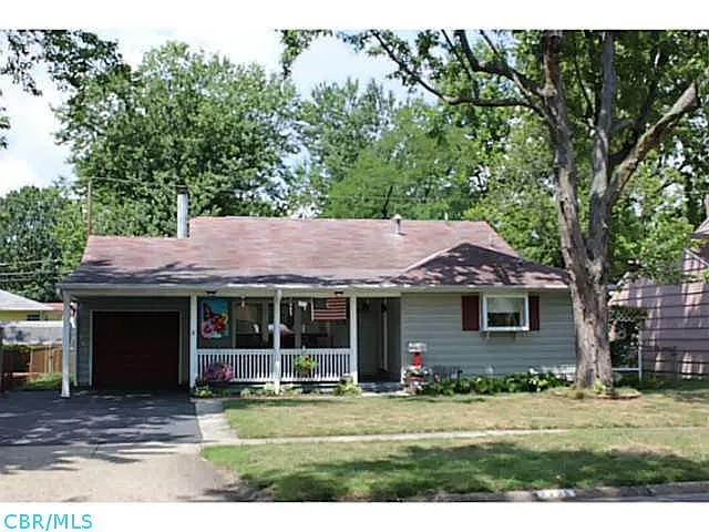 1295 Manfeld Dr photo 1
