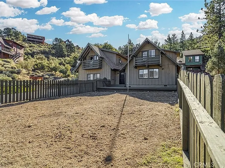 1809 Pioneer Way — Photo 3