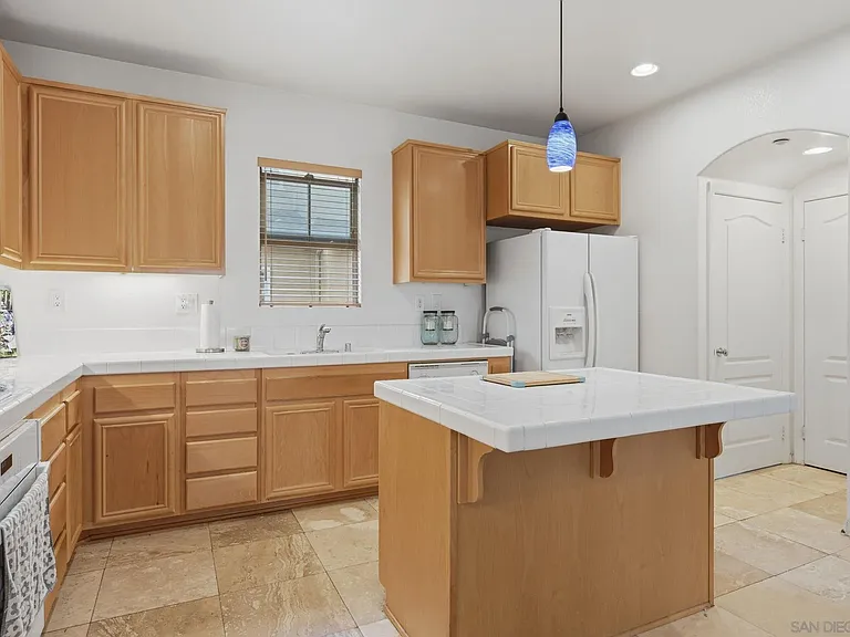 237 Marquette Ave — Photo 11