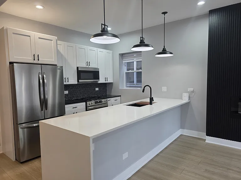 6649 S Woodlawn Ave #1 — Photo 3