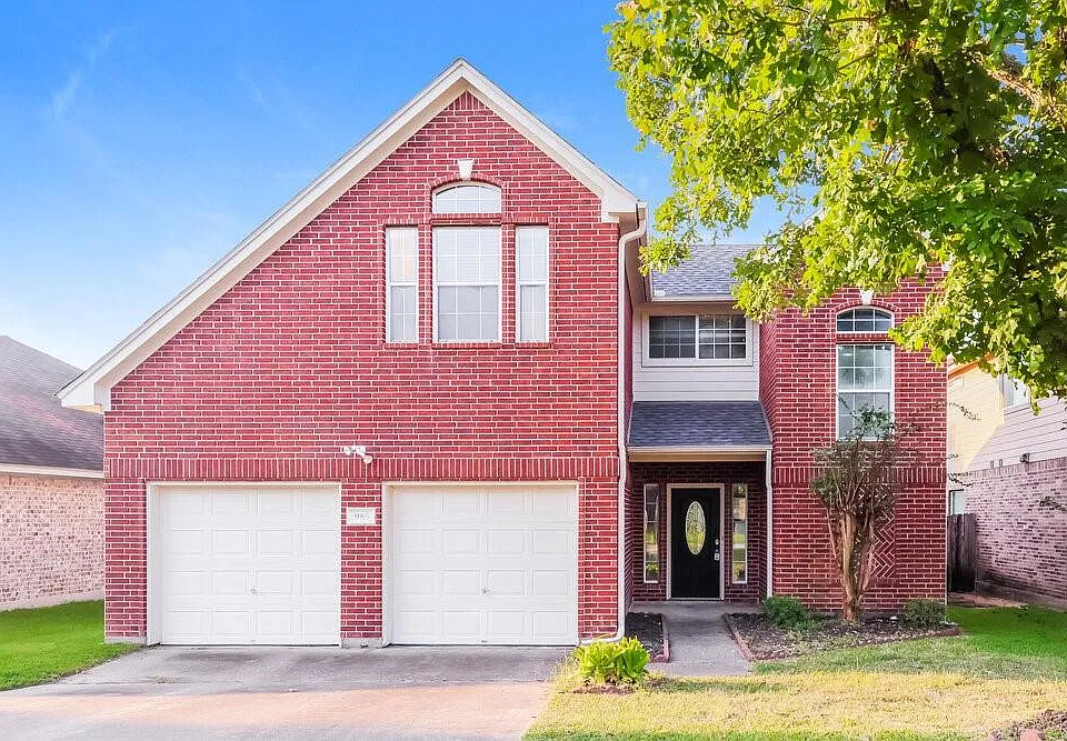 985 Oak Falls Dr