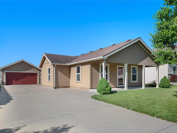 415 Evening Star Dr, Kearney, MO 64060